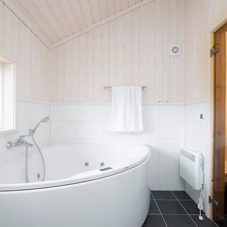 With Wellness Sauna Großenbrode